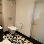 Modernes Duschbad im Souterrain des historischen 3-Familienhauses in Mannheim